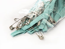 Load image into Gallery viewer, Quiltlets Free Motion Quilting Aids Package Open