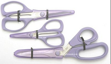 Load image into Gallery viewer, KAIGSP KAI Micro Serrated Patchwork, Applique scissor set for cutting precise cuts without risk of dropping fabric.
