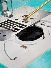 Load image into Gallery viewer, Sewing Machine Tube Oiler
